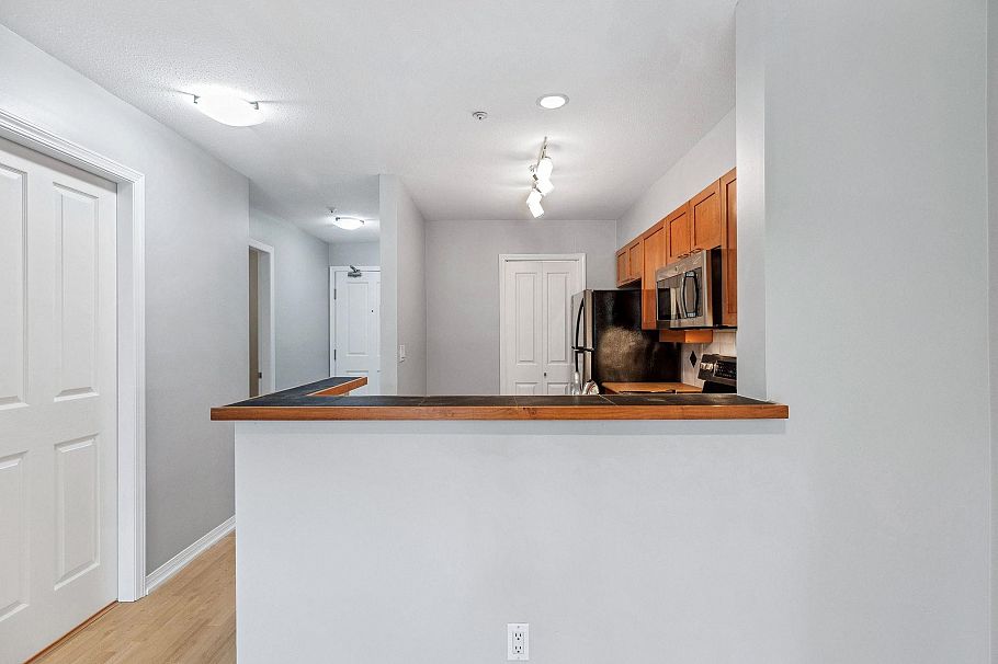 10X 2555 W 4TH AVENUE, Vancouver BC V6K 1P5 Vancouver, BC - 8