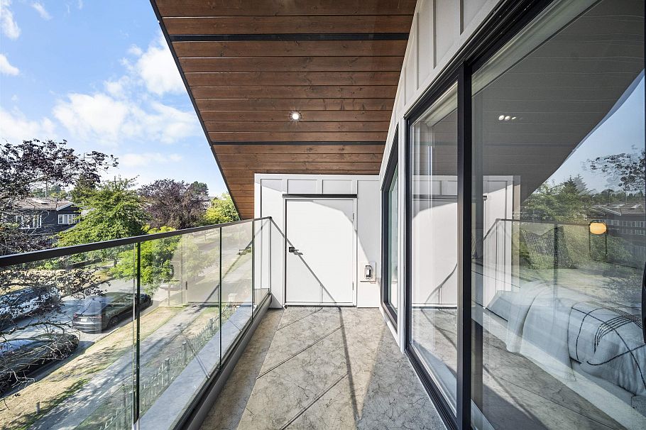 1 3563 E 25th Avenue Vancouver, BC - 12