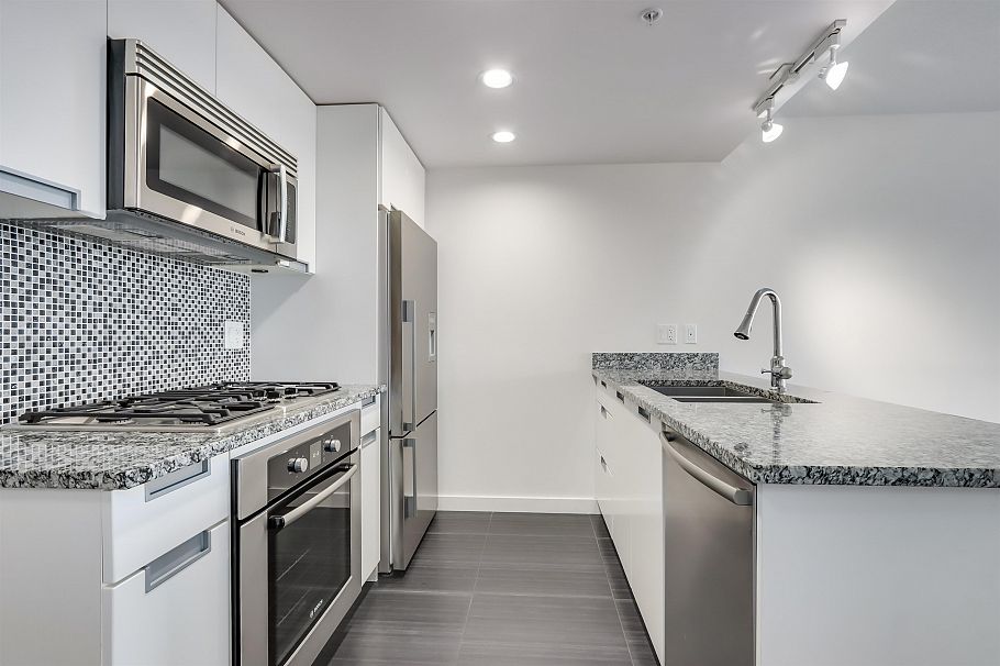 768 2080 W Broadway Vancouver, BC - 5