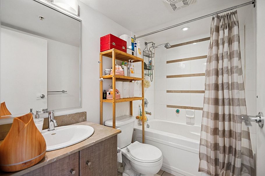 308 Smithe Street Vancouver, BC - 26