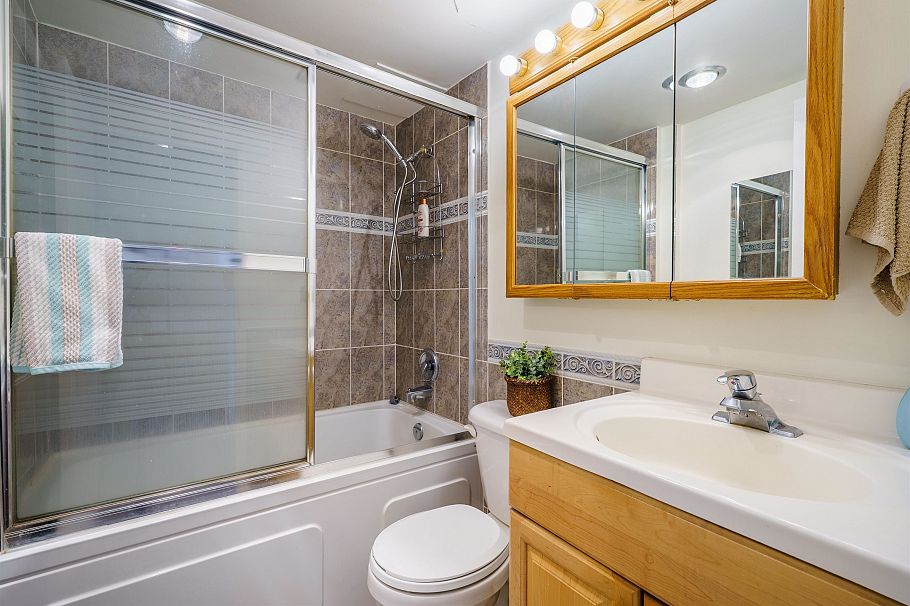 208 2255 W 5th Avenue Vancouver, BC - 17