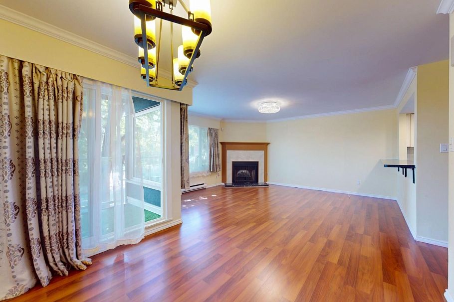 2395 Oak Street Vancouver, BC - 10