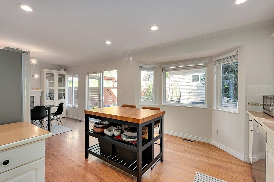 1400 Riverside Drive North Vancouver, BC - 8