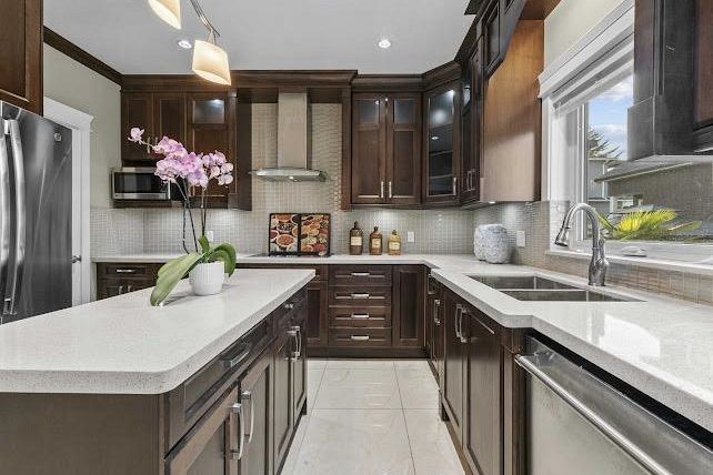 455 E 60th Avenue Vancouver, BC - 11