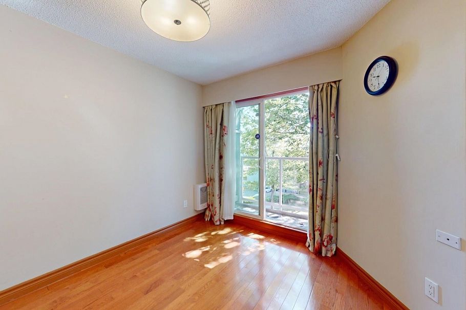 2395 Oak Street Vancouver, BC - 22