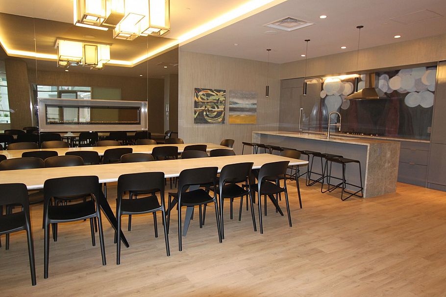 1609 125 E 14th Street North Vancouver, BC - 21