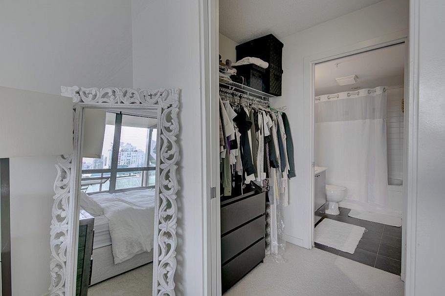 938 Smithe Street Vancouver, BC - 26