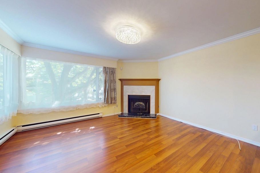 2395 Oak Street Vancouver, BC - 3