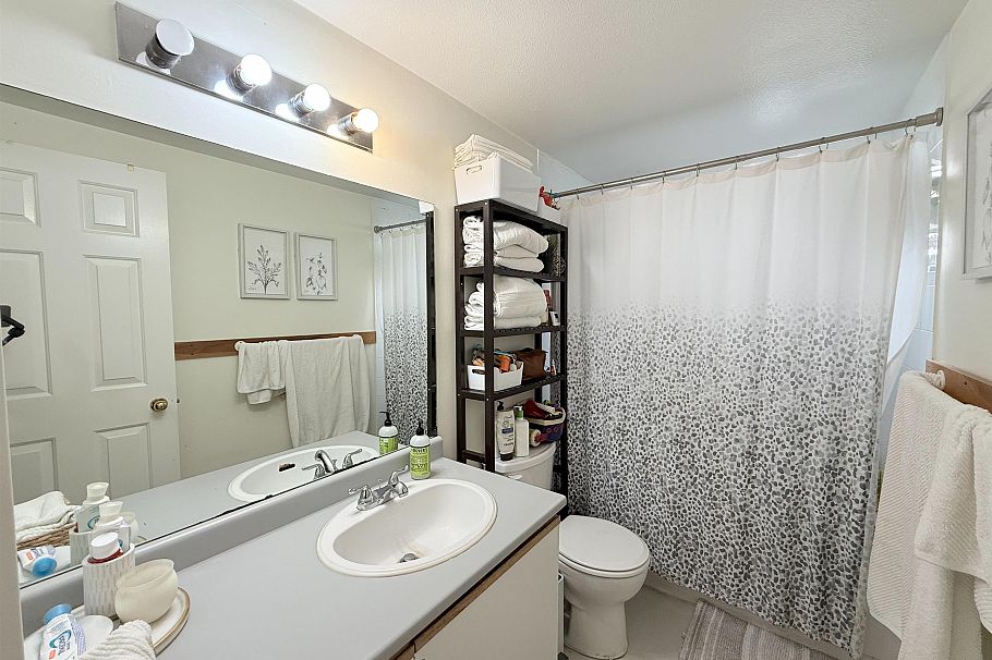 1717 Tatlow Avenue North Vancouver, BC - 30