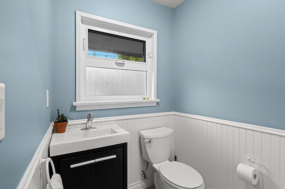 3440 Bluebonnet Road North Vancouver, BC - 24