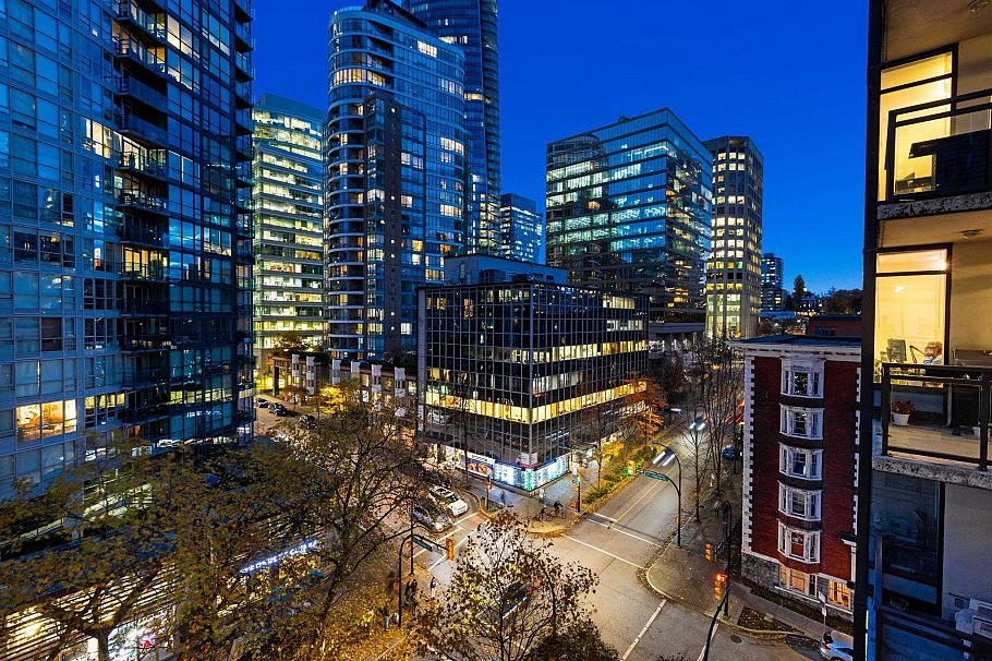 807 1211 Melville Street Vancouver, BC - 18