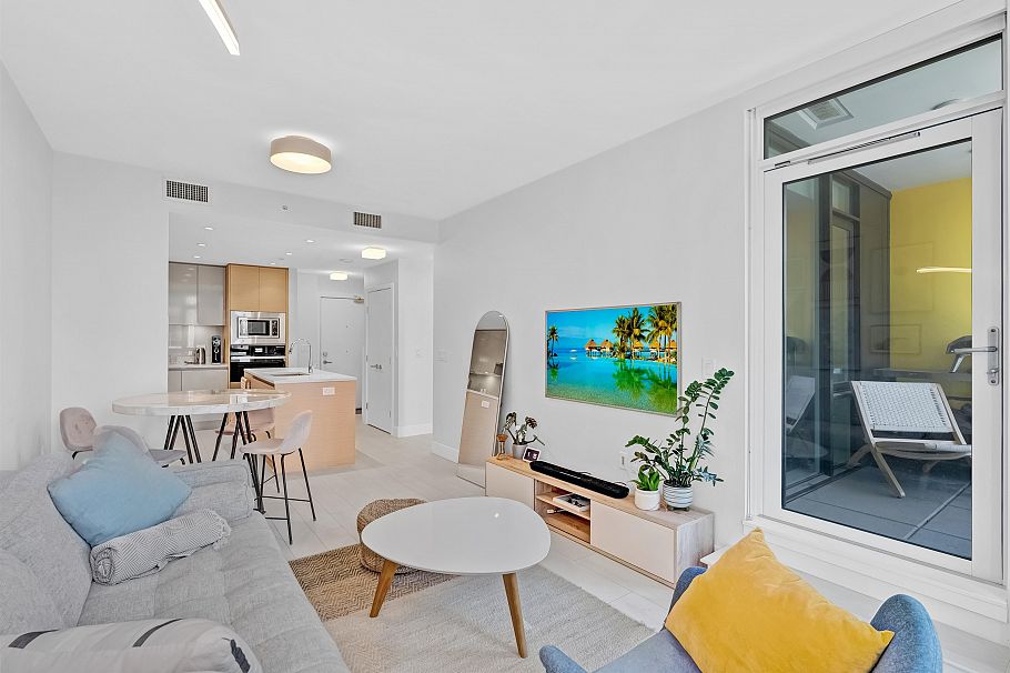 353 8575 Rivergrass Drive Vancouver, BC - 2