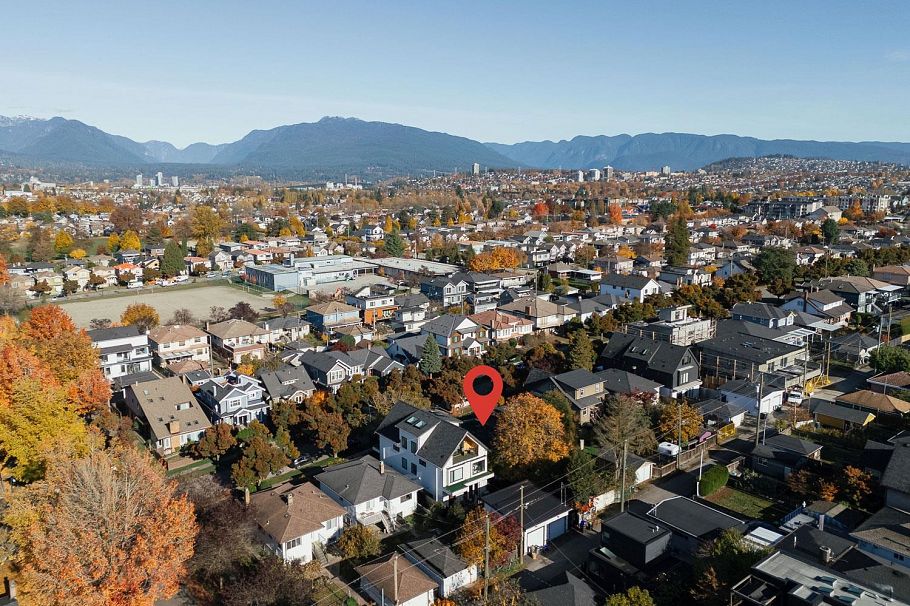 2616 E 4th Avenue Vancouver, BC - 16