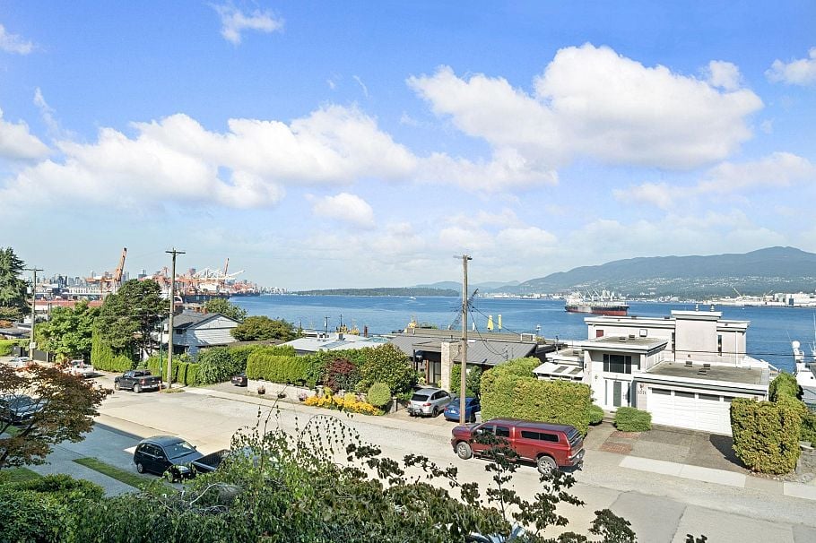 302 2366 Wall Street Vancouver, BC - 1