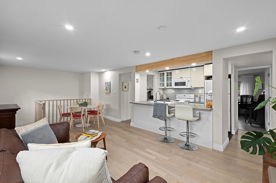 3440 Bluebonnet Road North Vancouver, BC - 28