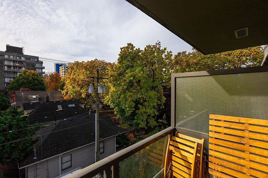 407 828 Cardero Street Vancouver, BC - 1