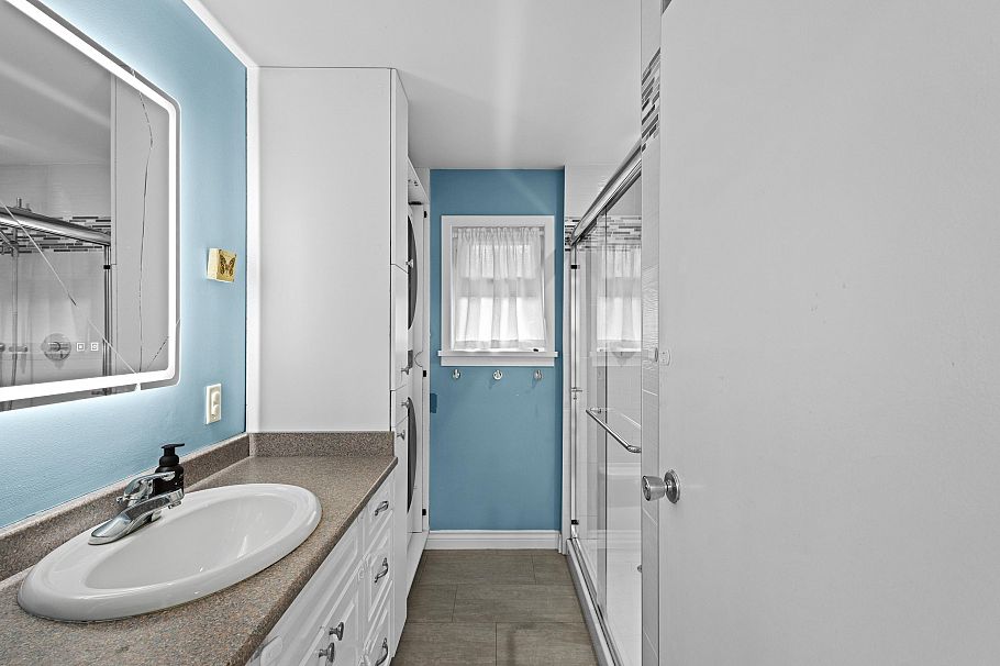 3440 Bluebonnet Road North Vancouver, BC - 34