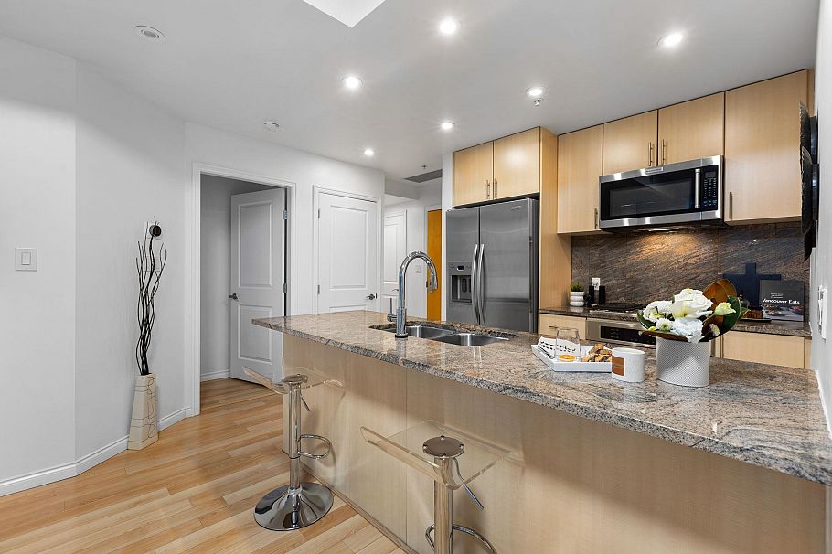 807 1211 Melville Street Vancouver, BC - 8