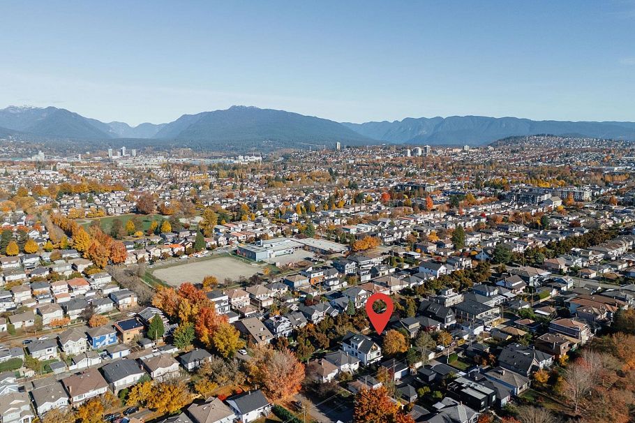 2616 E 4th Avenue Vancouver, BC - 38