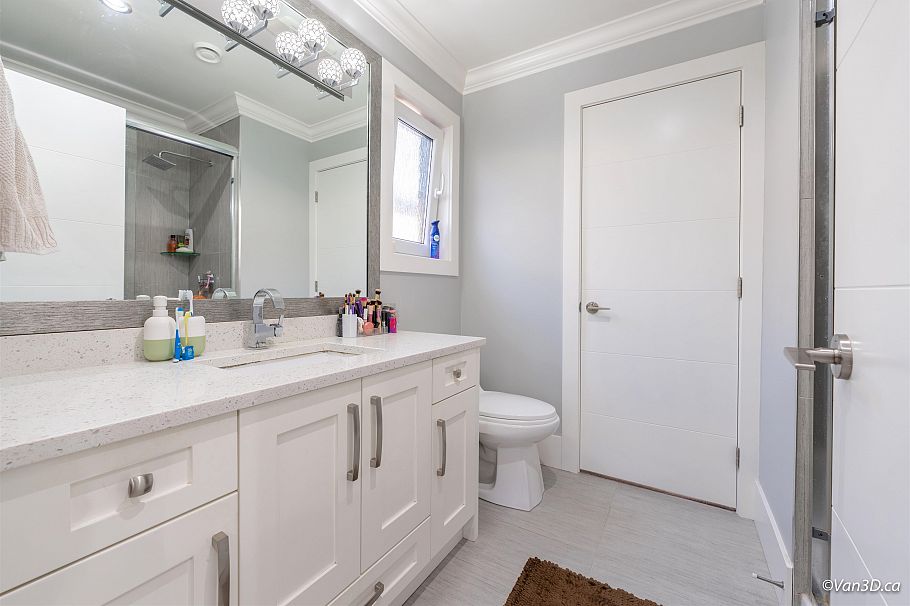 146 W 40th Avenue Vancouver, BC - 13