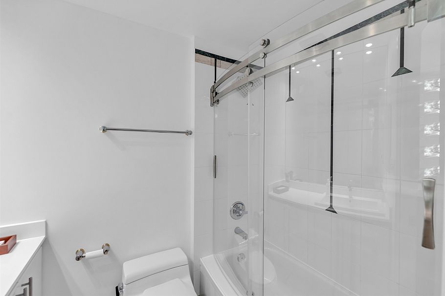 670 Montroyal Boulevard North Vancouver, BC - 14