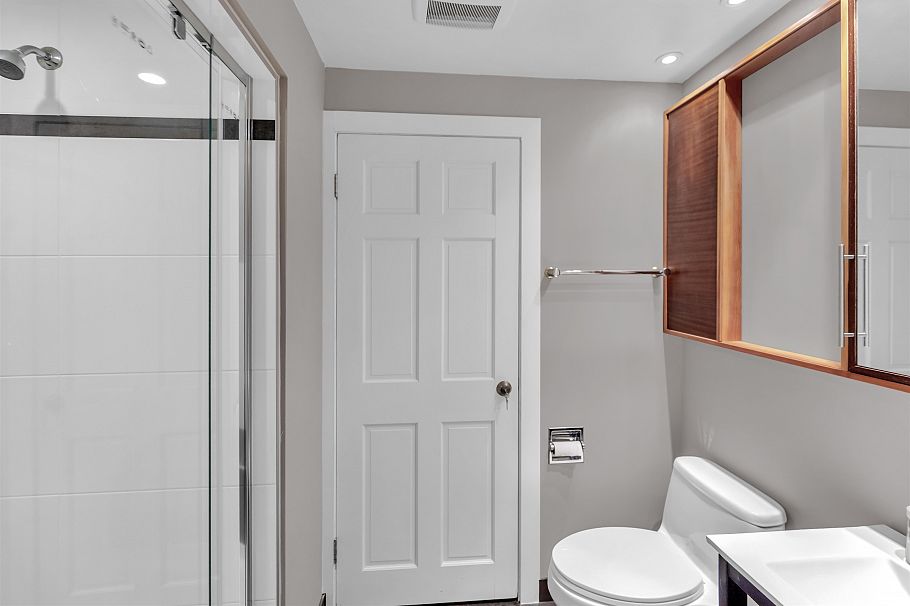 670 Montroyal Boulevard North Vancouver, BC - 21