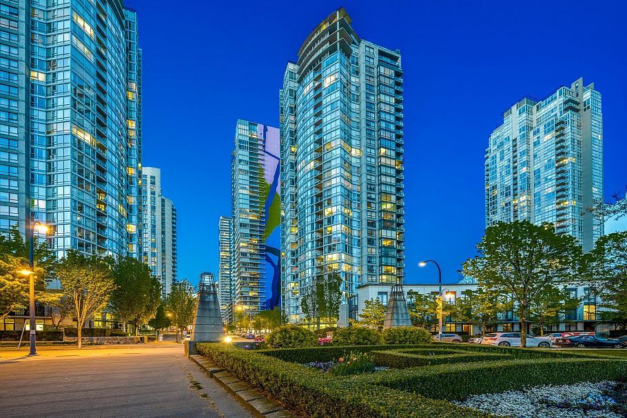 2306 1438 Richards Street Vancouver, BC - 1