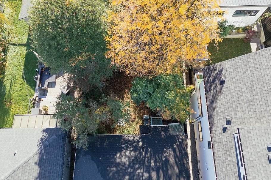 2616 E 4th Avenue Vancouver, BC - 10