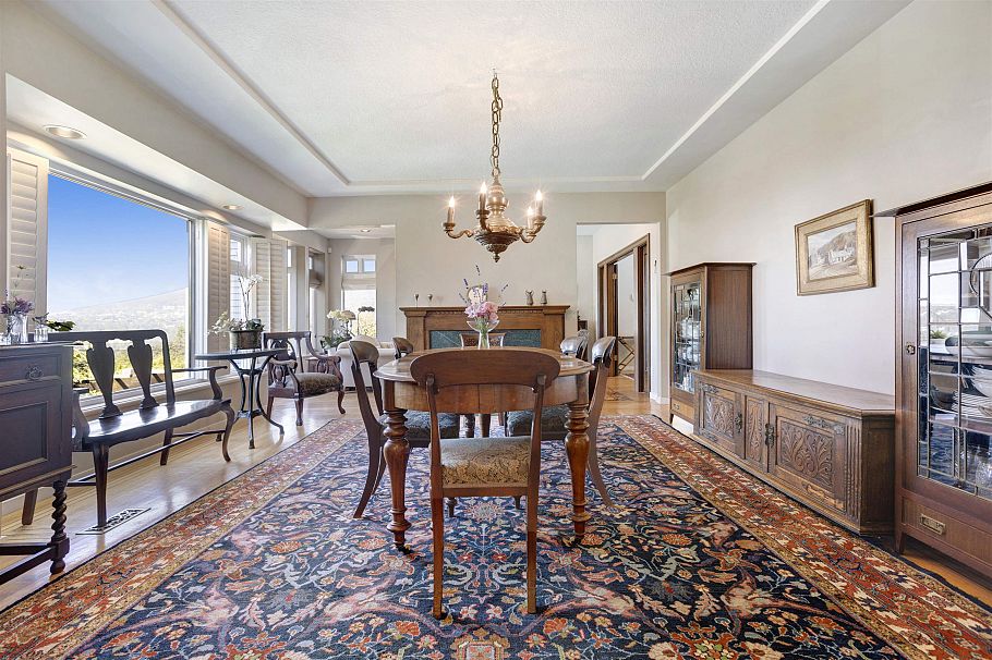 670 Montroyal Boulevard North Vancouver, BC - 5