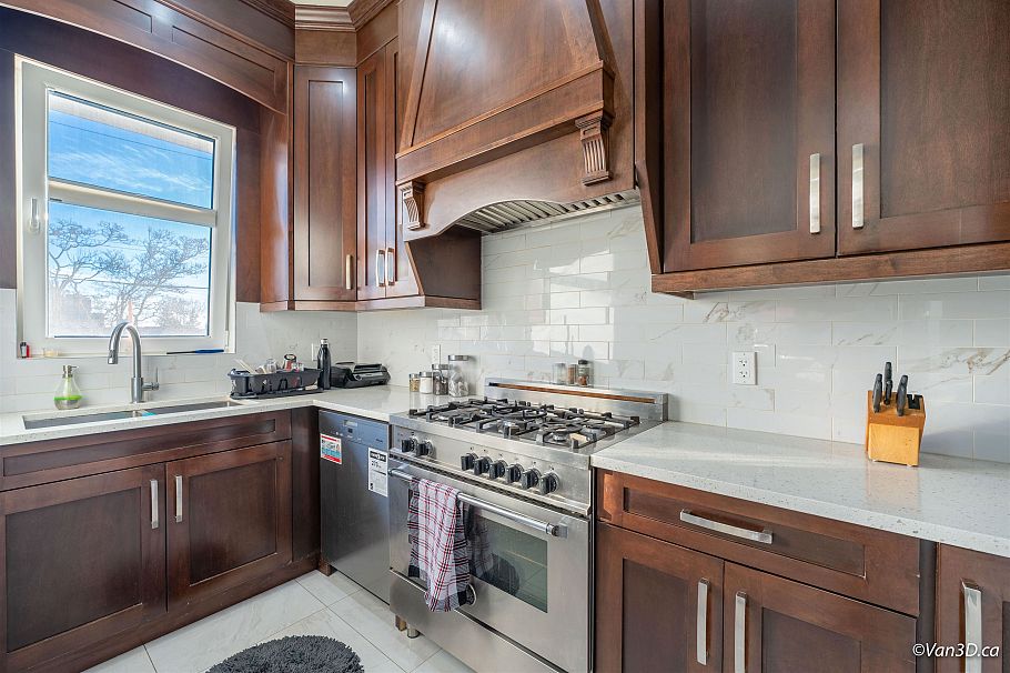 146 W 40th Avenue Vancouver, BC - 7