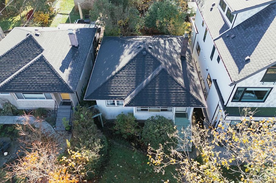 2616 E 4th Avenue Vancouver, BC - 14