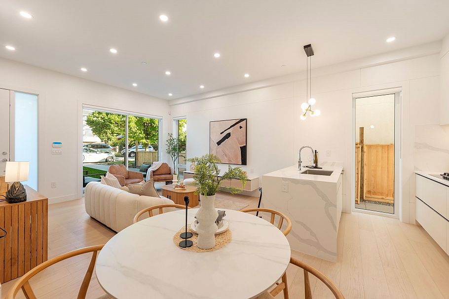 1 6933 Prince Edward Street Vancouver, BC - 13