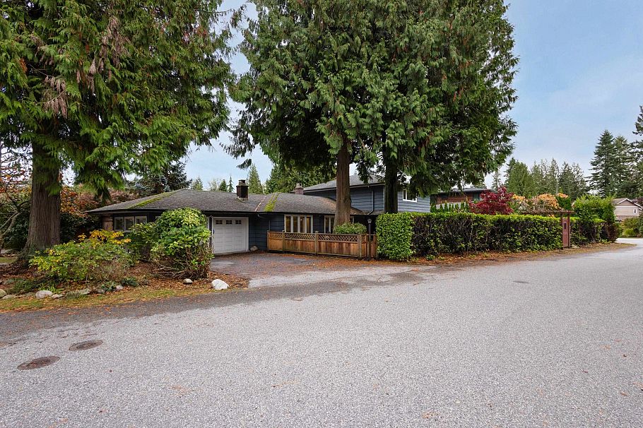 3440 Bluebonnet Road North Vancouver, BC - 38