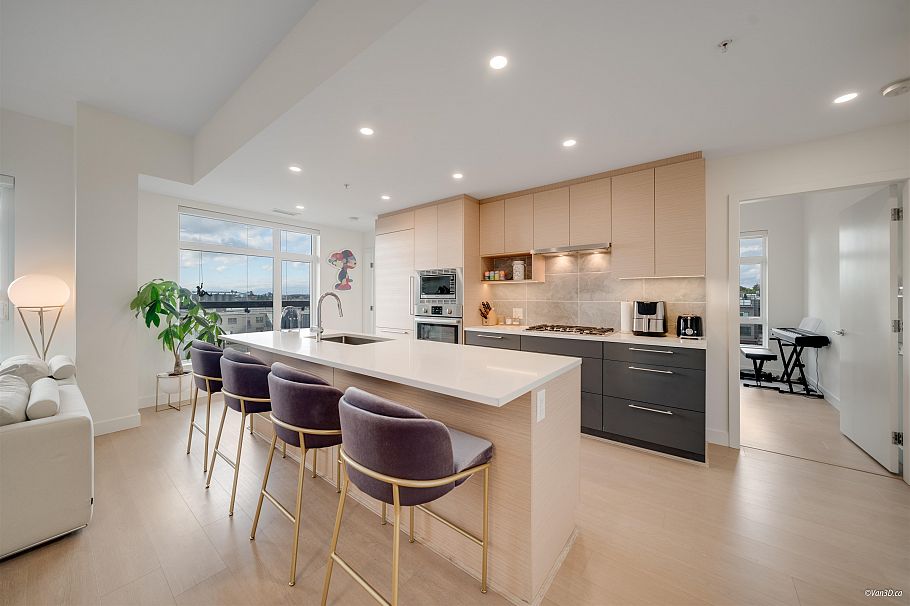 401 8888 Osler Street Vancouver, BC - 1