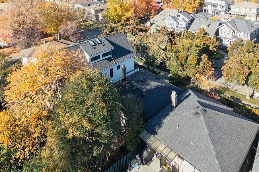 2616 E 4th Avenue Vancouver, BC - 6