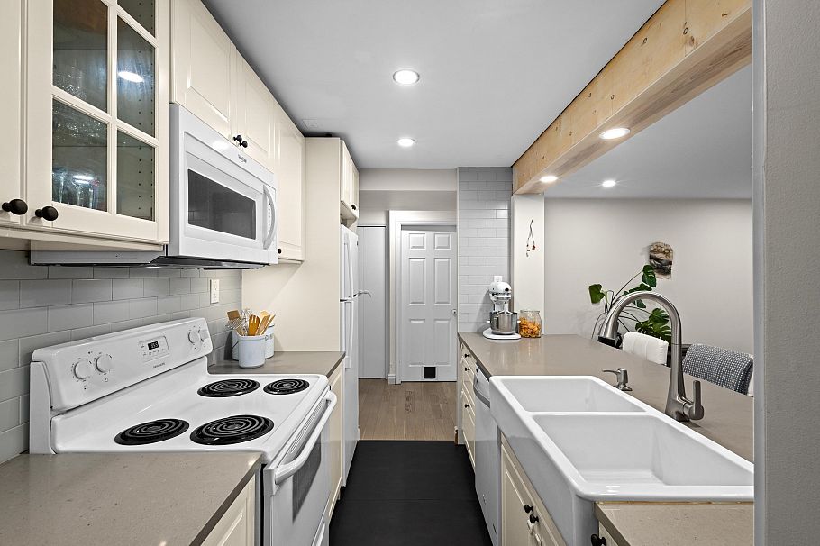 3440 Bluebonnet Road North Vancouver, BC - 30