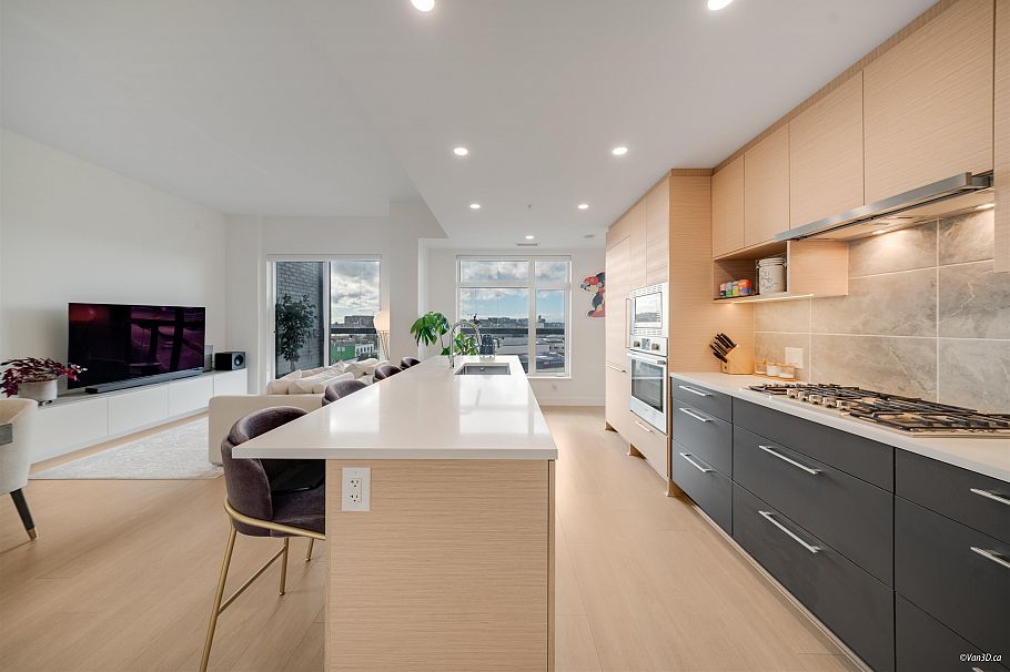 401 8888 Osler Street Vancouver, BC - 3