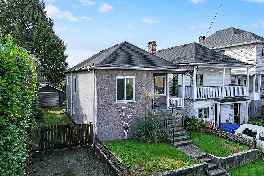 1732 E 3rd Avenue Vancouver, BC - 3