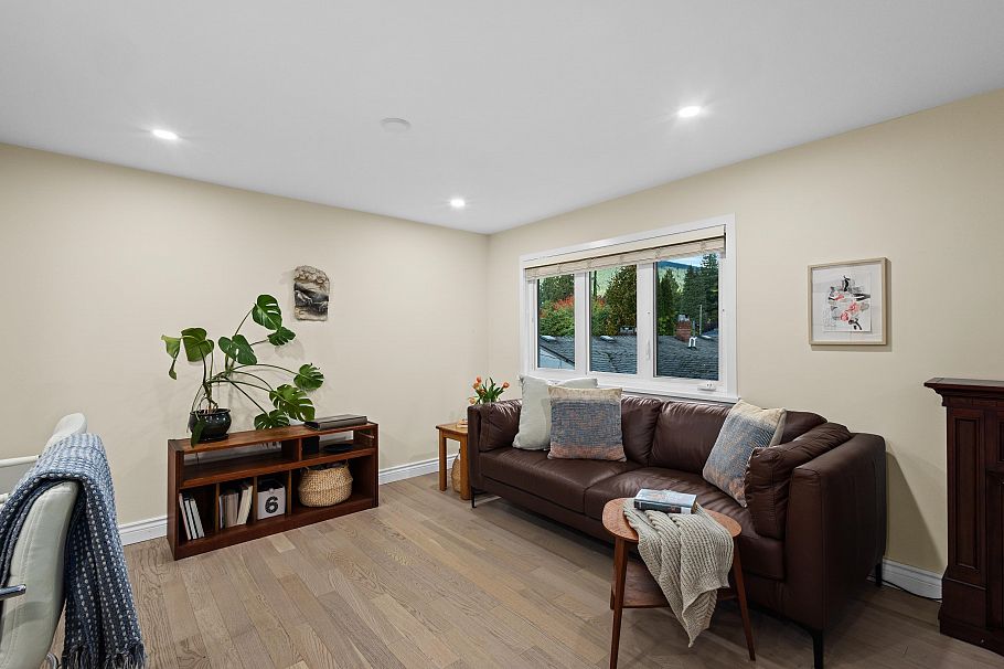 3440 Bluebonnet Road North Vancouver, BC - 27