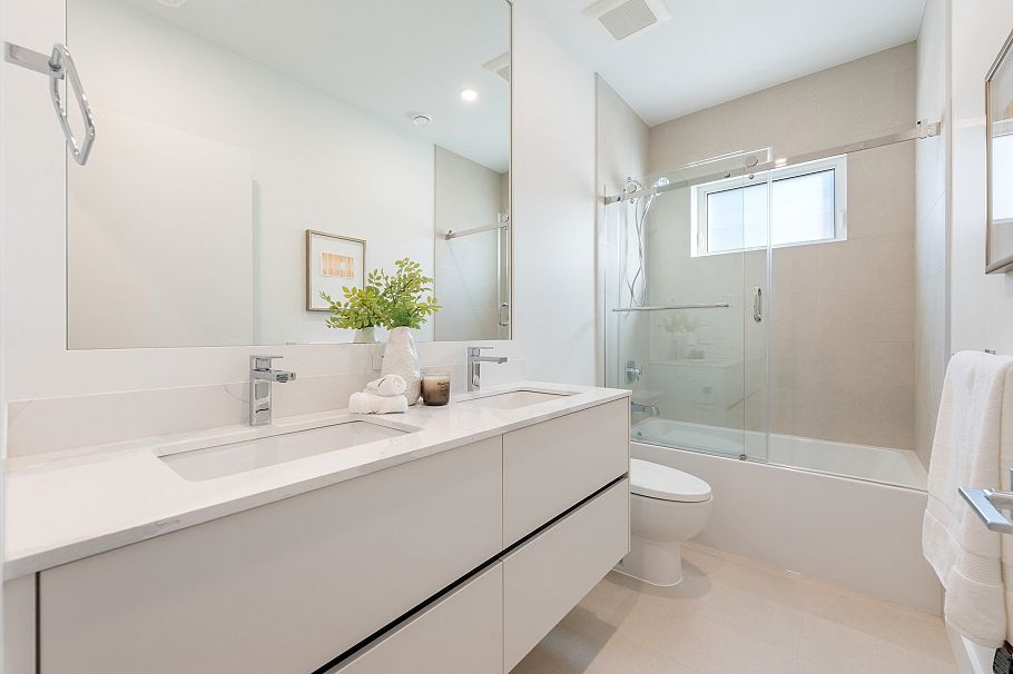 1 6933 Prince Edward Street Vancouver, BC - 24