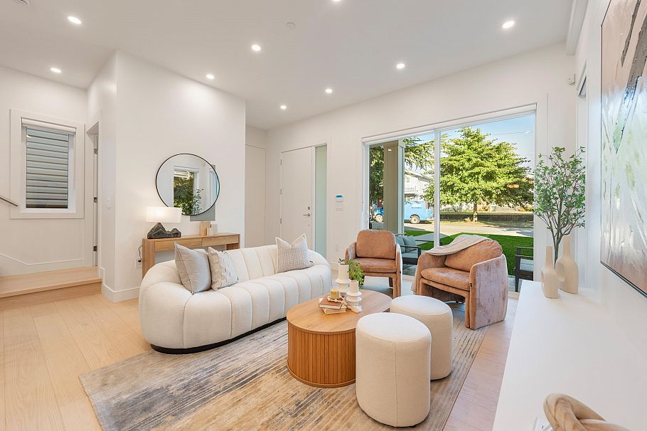 1 6933 Prince Edward Street Vancouver, BC - 7