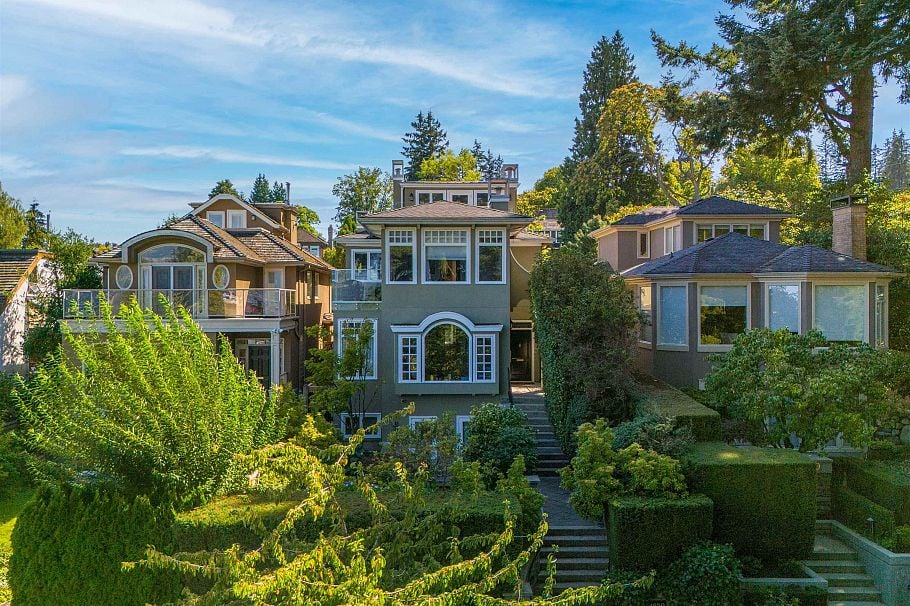 4650 W 2nd Avenue Vancouver, BC - 1