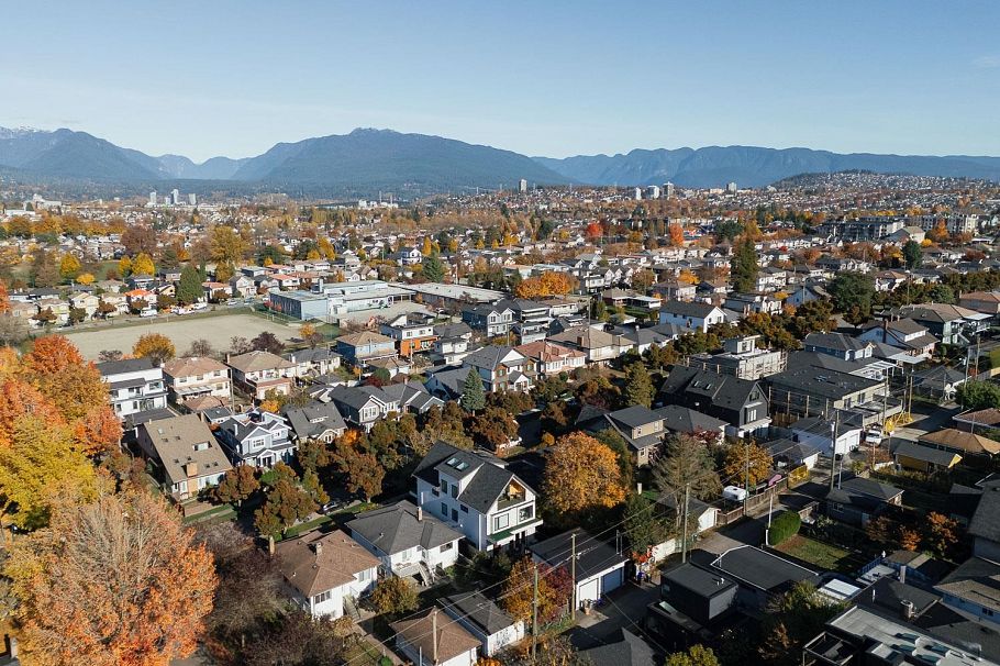 2616 E 4th Avenue Vancouver, BC - 15