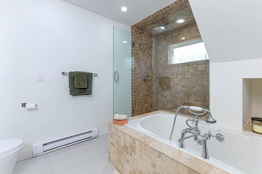 4254 Caddy Road North Vancouver, BC - 24