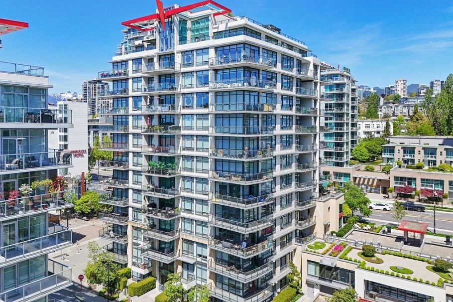 403 162 Victory Ship Way North Vancouver, BC - 1