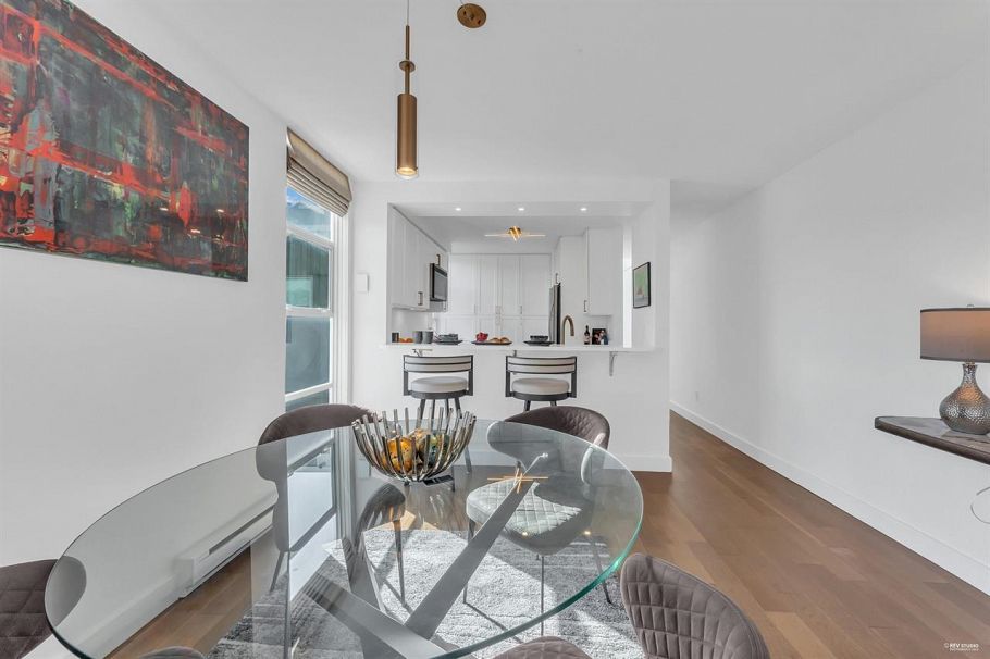 2243 Oak Street Vancouver, BC - 11