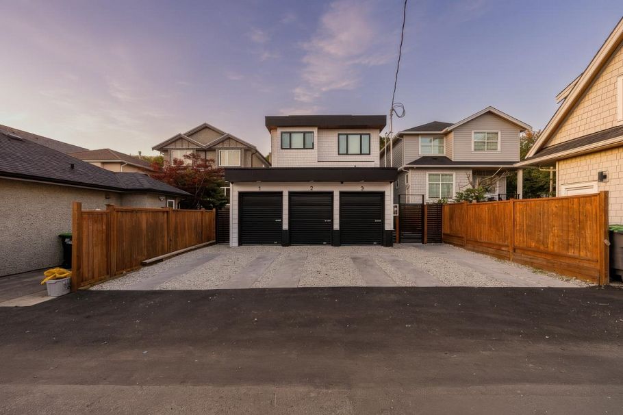 3 2282 E 8th Avenue Vancouver, BC - 39