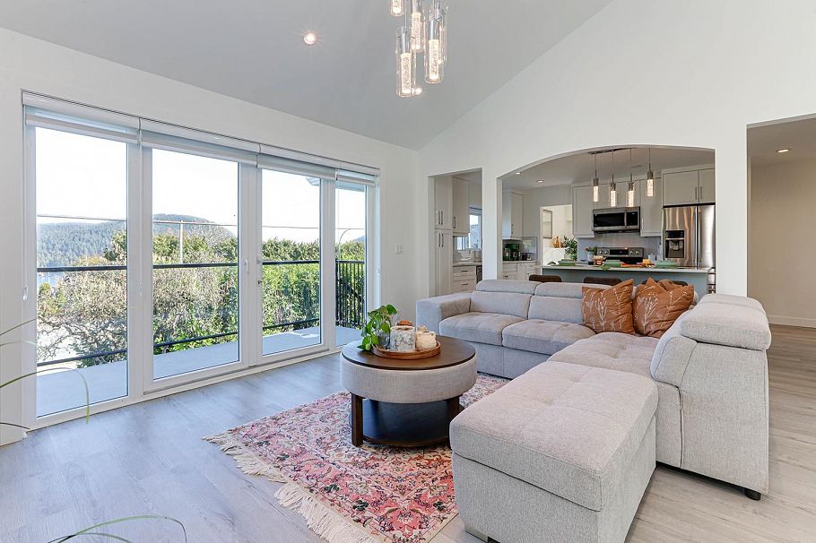 4254 Caddy Road North Vancouver, BC - 6