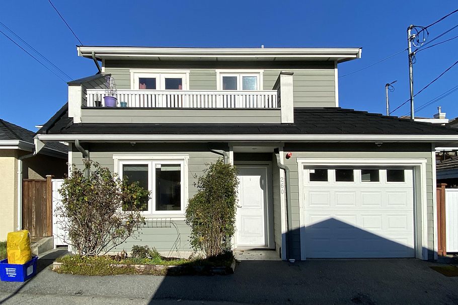 Laneway House 2XX W 46 STREET, Vancouver BC V5Y 2X3 Vancouver, BC - 1