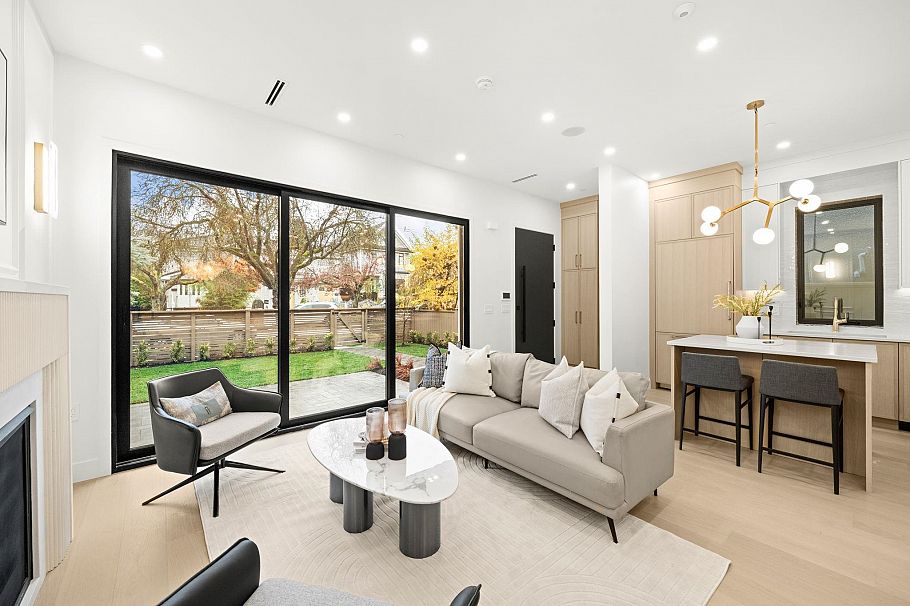 1095 E 14th Avenue Vancouver, BC - 14